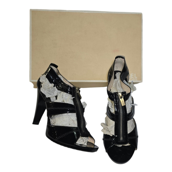Michael Kors Berkeley T Strap Sandals, Black, Size 9.5 M Patent Leather Heels - Picture 1 of 8